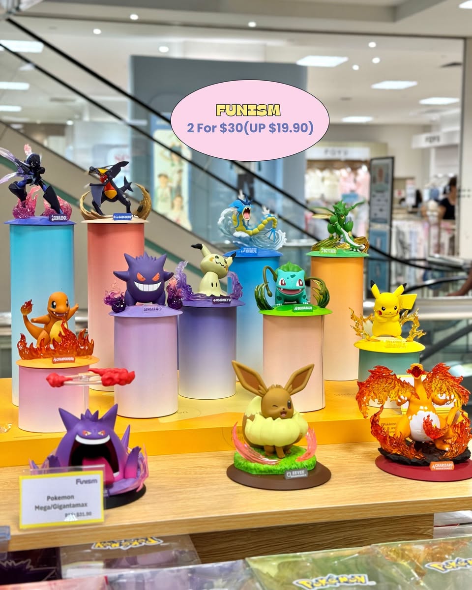FUNESM Pokémon figures including Charizard, Pikachu and Mewtwo