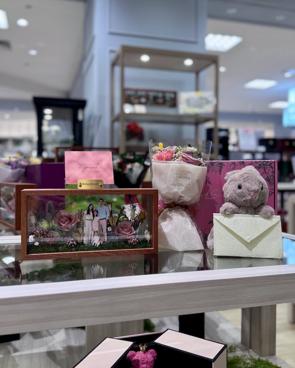 Gift display at Takashimaya