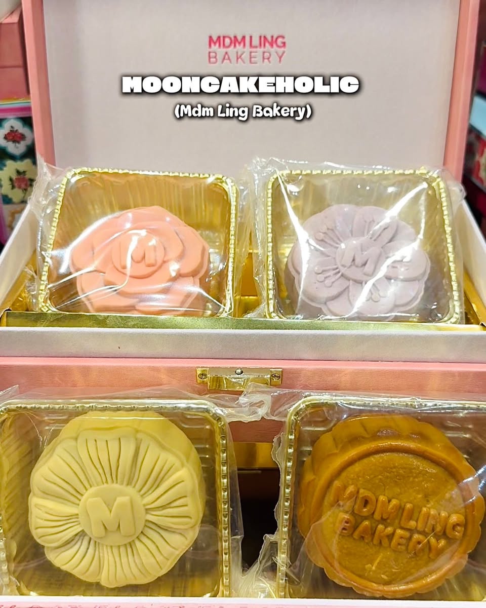 Golden Moments mooncakes