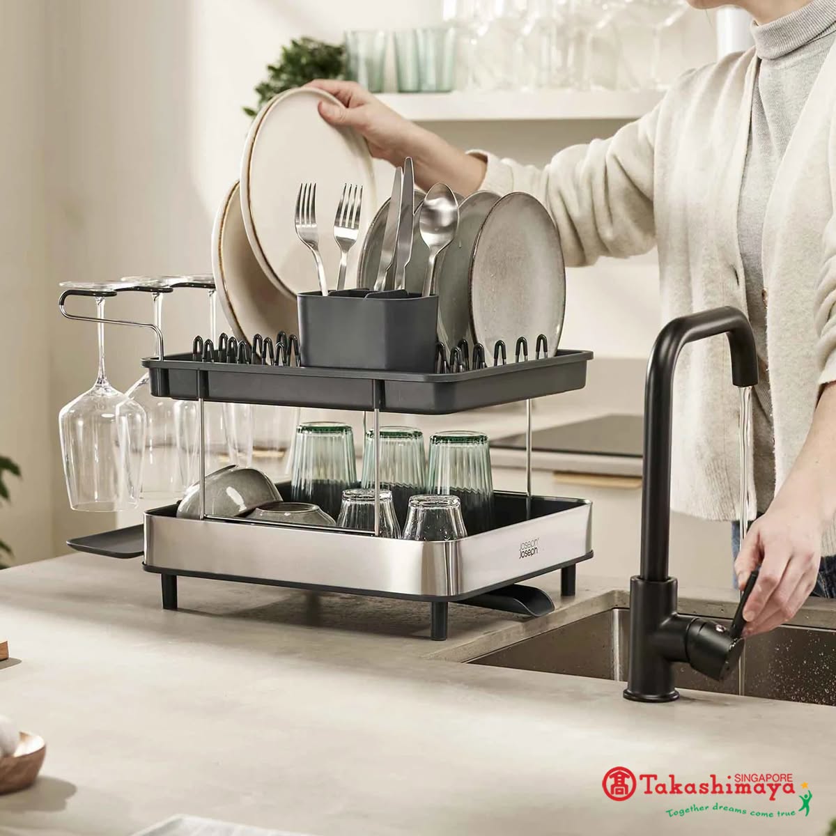 Joseph Joseph Extend Max dish drainer at Takashimaya