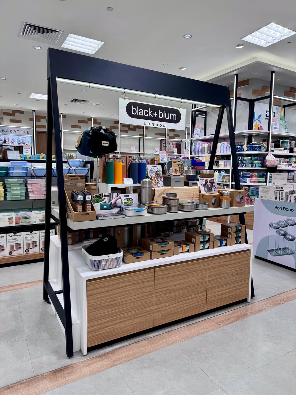 black + blum and Bori Bona display at Takashimaya