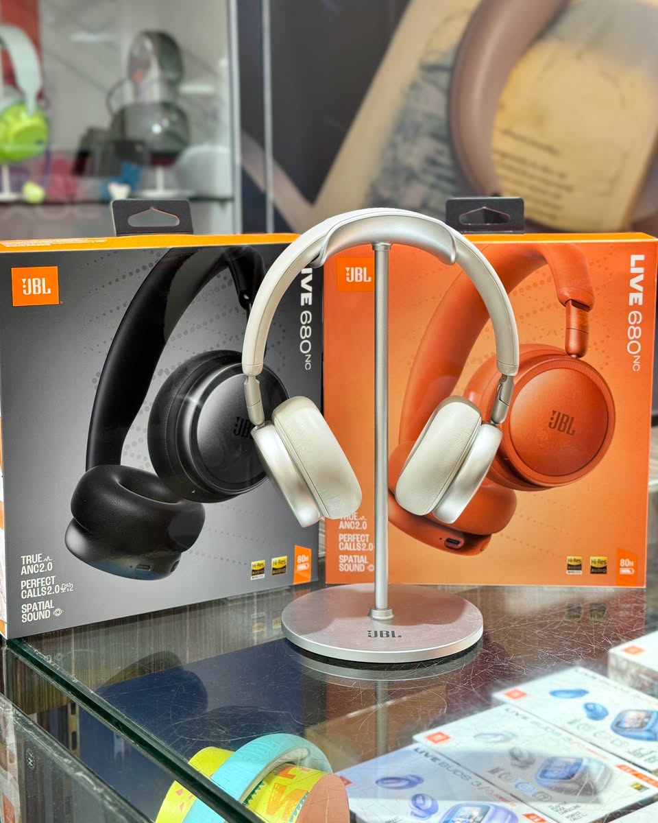 JBL Tune ANC 2.0 headphones display