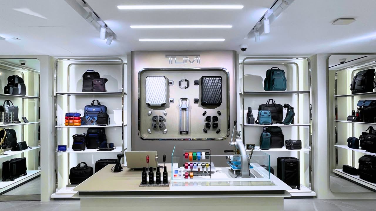 TUMI Paragon store interior