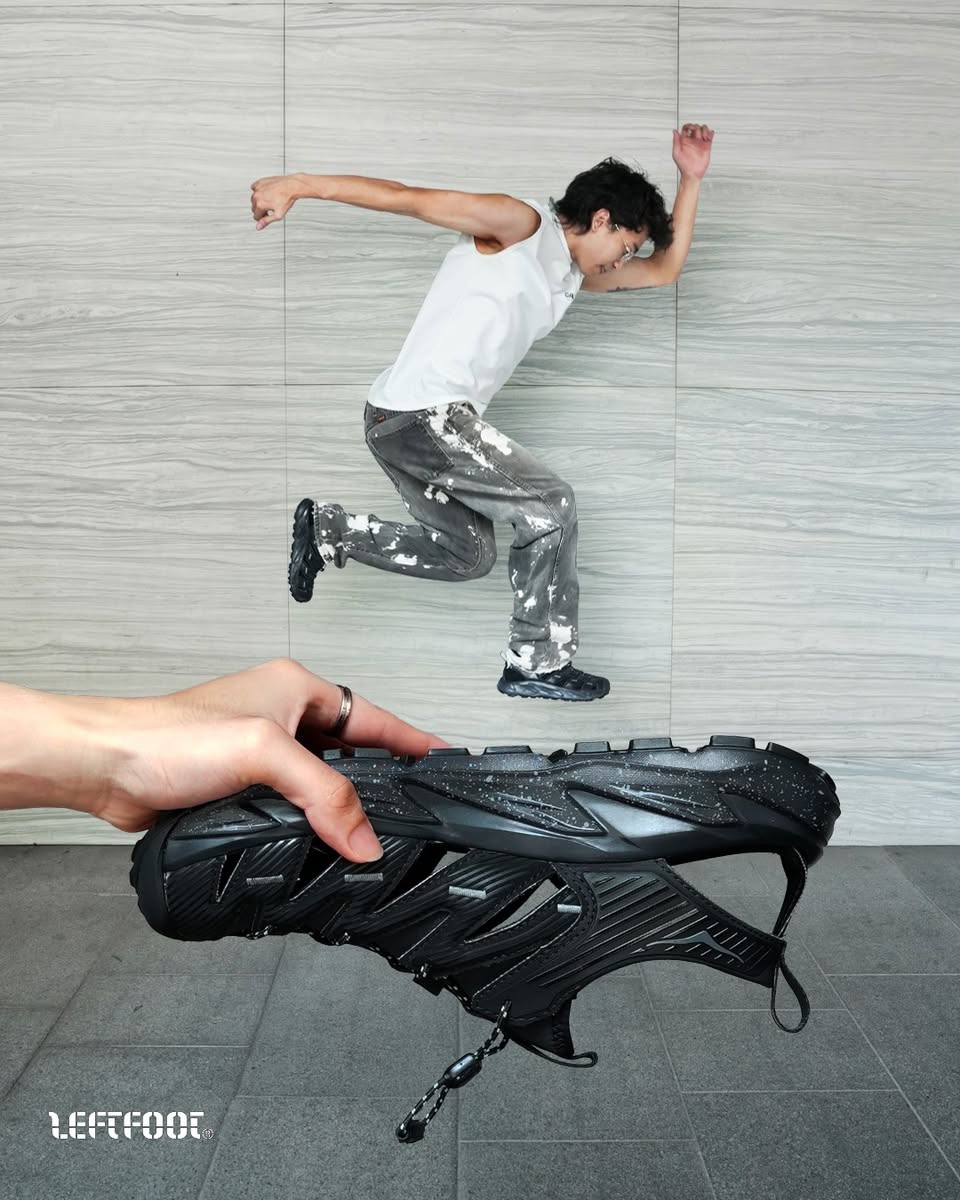 Leftfoot at Mandarin Gallery