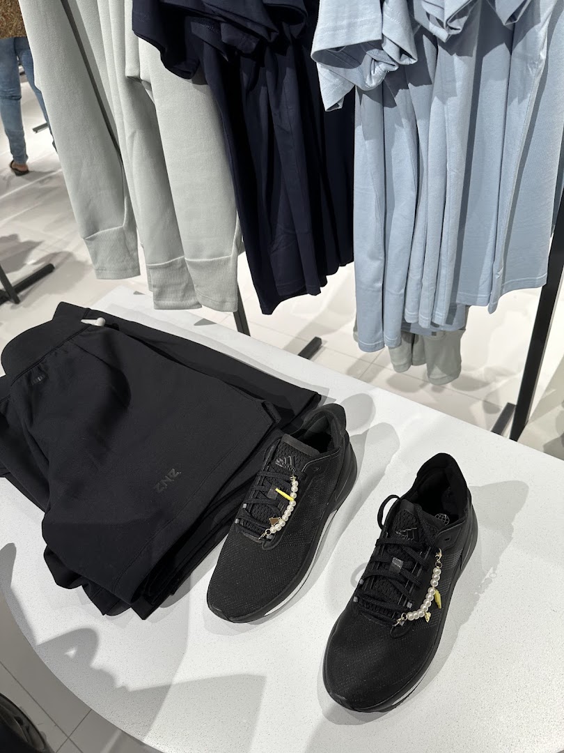 adidas Performance Store, Ion Orchard
