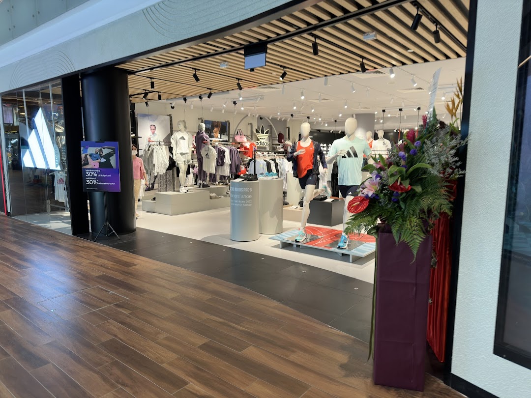 adidas Performance Store, Ion Orchard