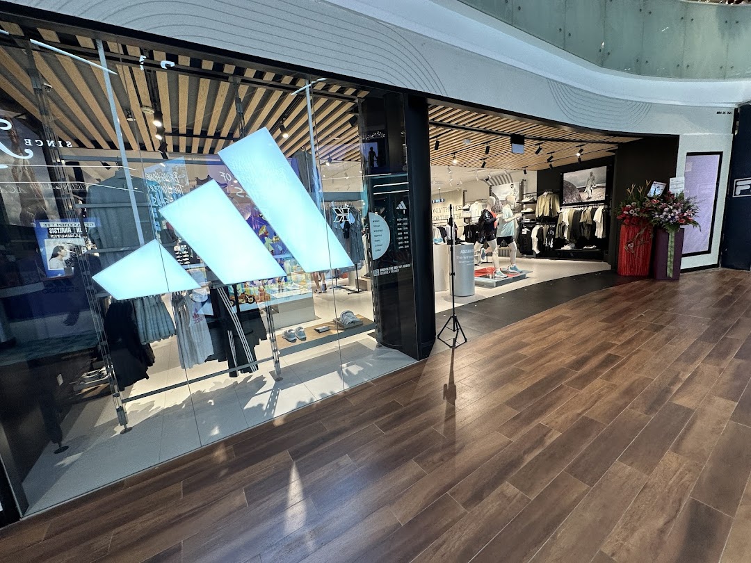 adidas Performance Store, Ion Orchard
