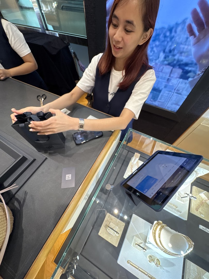 APM Monaco Singapore ION Orchard