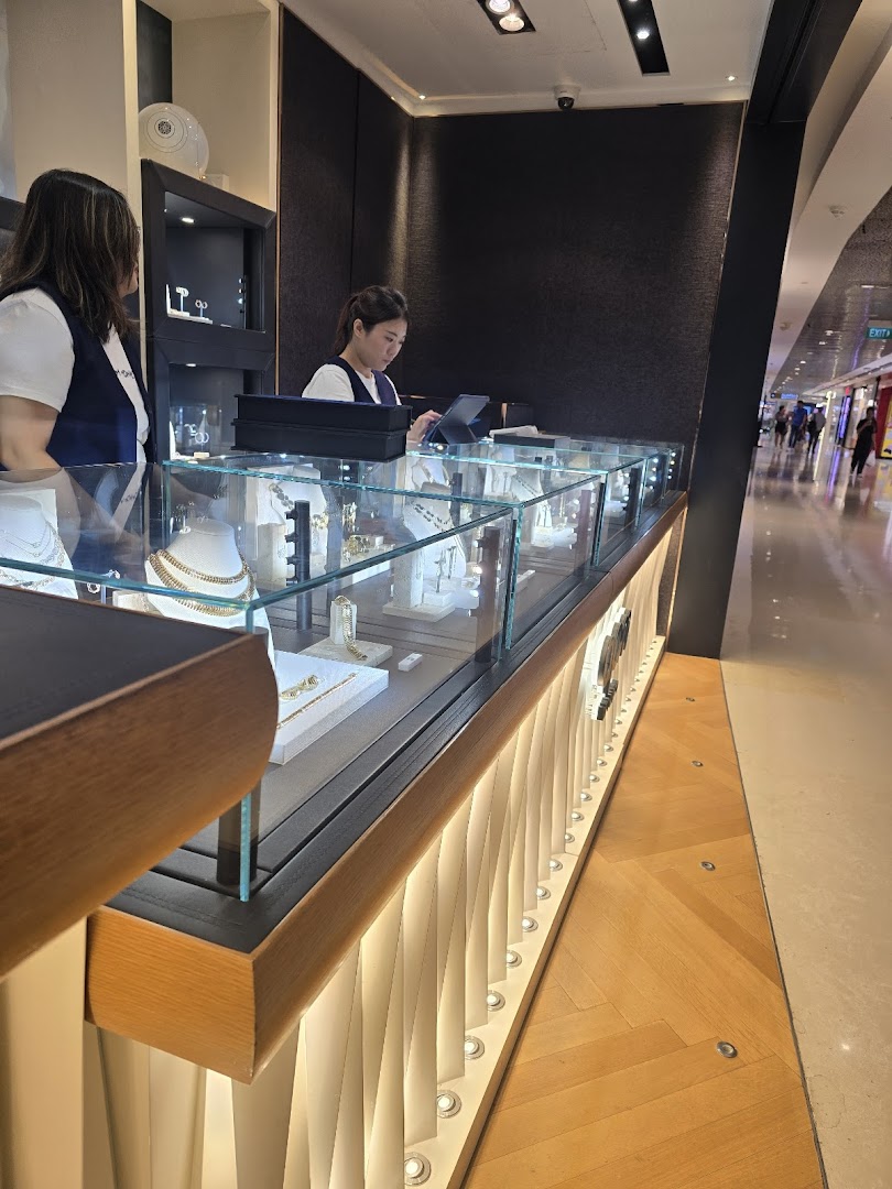 APM Monaco Singapore ION Orchard