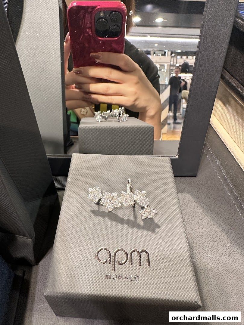 APM Monaco Singapore Paragon