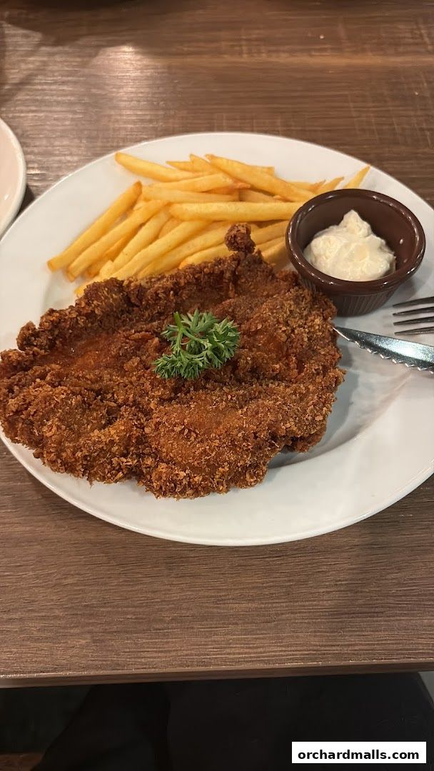 ASTONS Steak  Salad  The CentrePoint