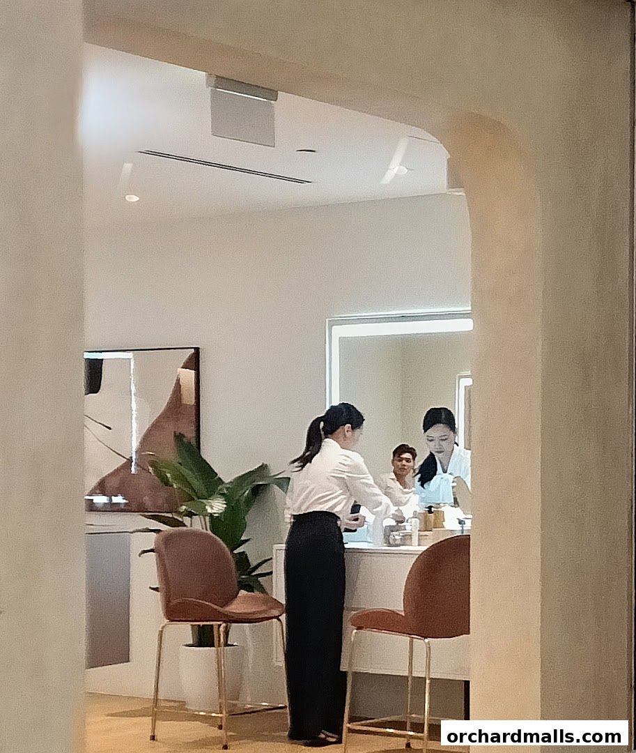 AVINICHI Orchard Gateway