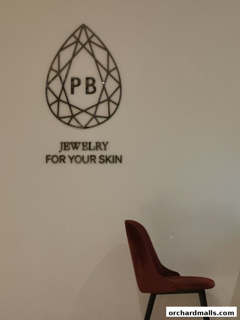 AVINICHI Orchard Gateway