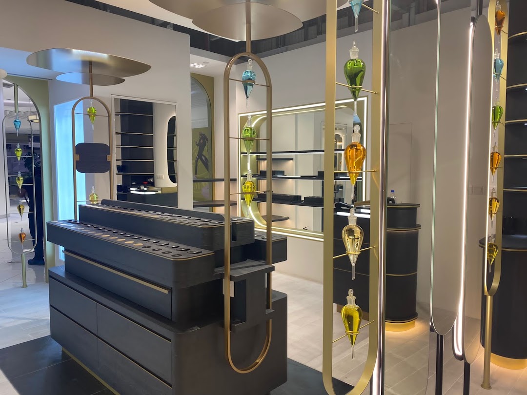 Bespoke fragrance house  Takashimaya Singapore  Maison 21G