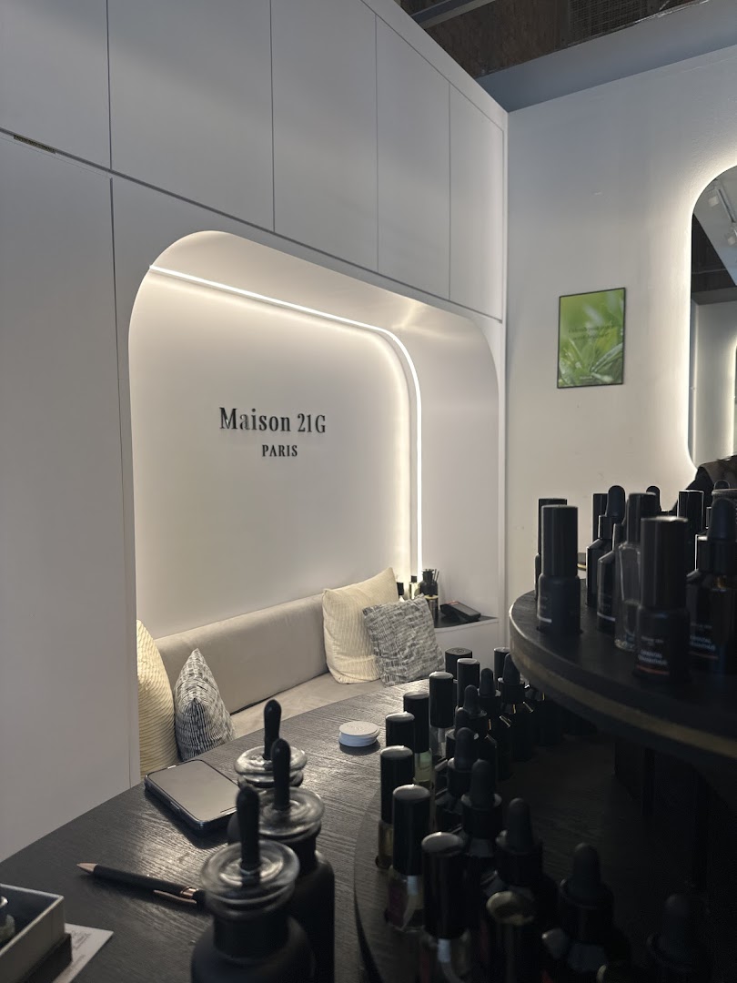 Bespoke fragrance house  Takashimaya Singapore  Maison 21G