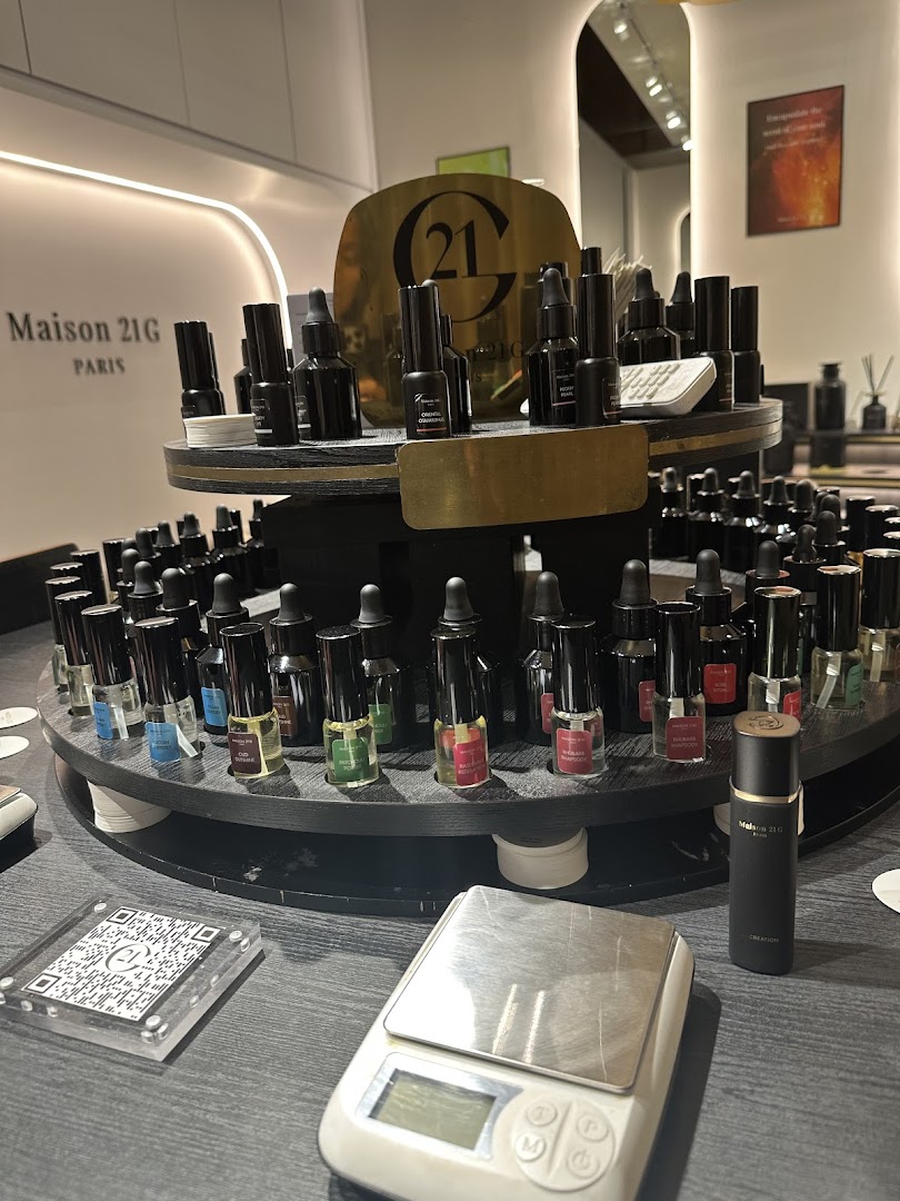 Bespoke fragrance house  Takashimaya Singapore  Maison 21G