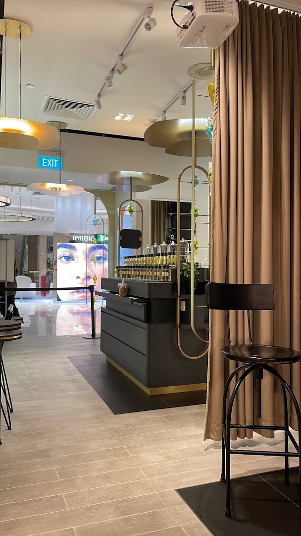 Bespoke fragrance house  Takashimaya Singapore  Maison 21G
