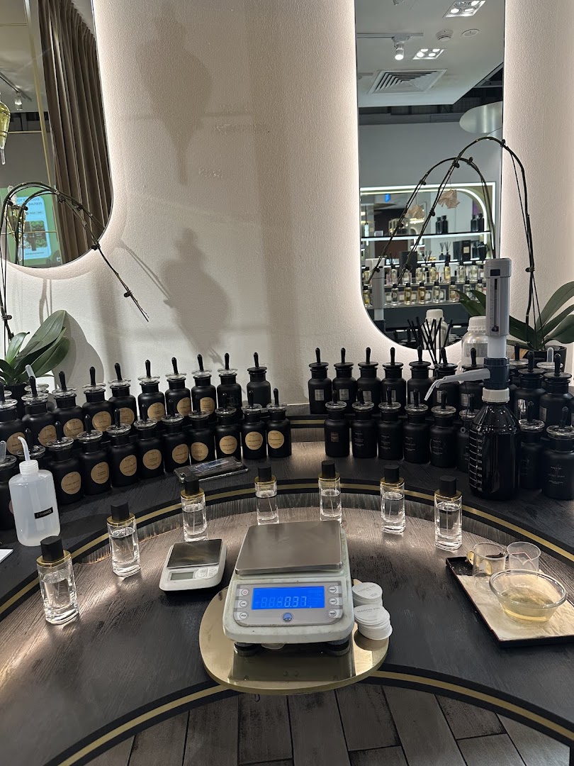 Bespoke fragrance house  Takashimaya Singapore  Maison 21G