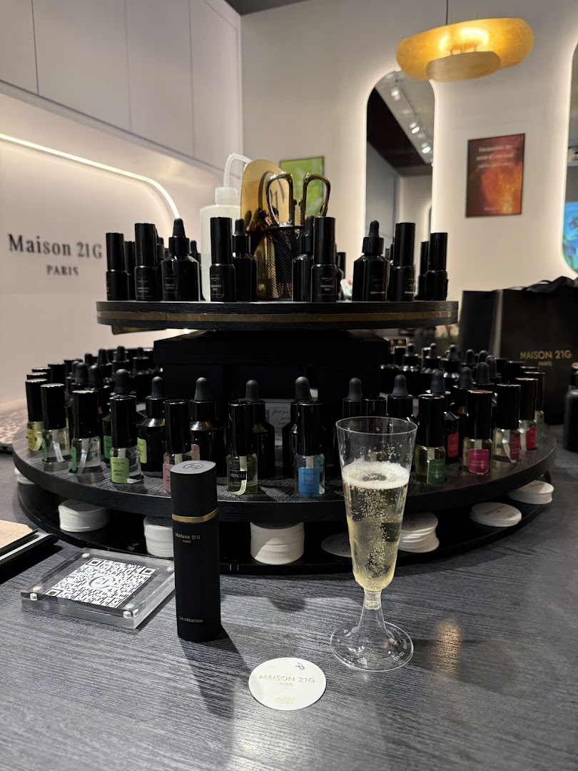 Bespoke fragrance house  Takashimaya Singapore  Maison 21G