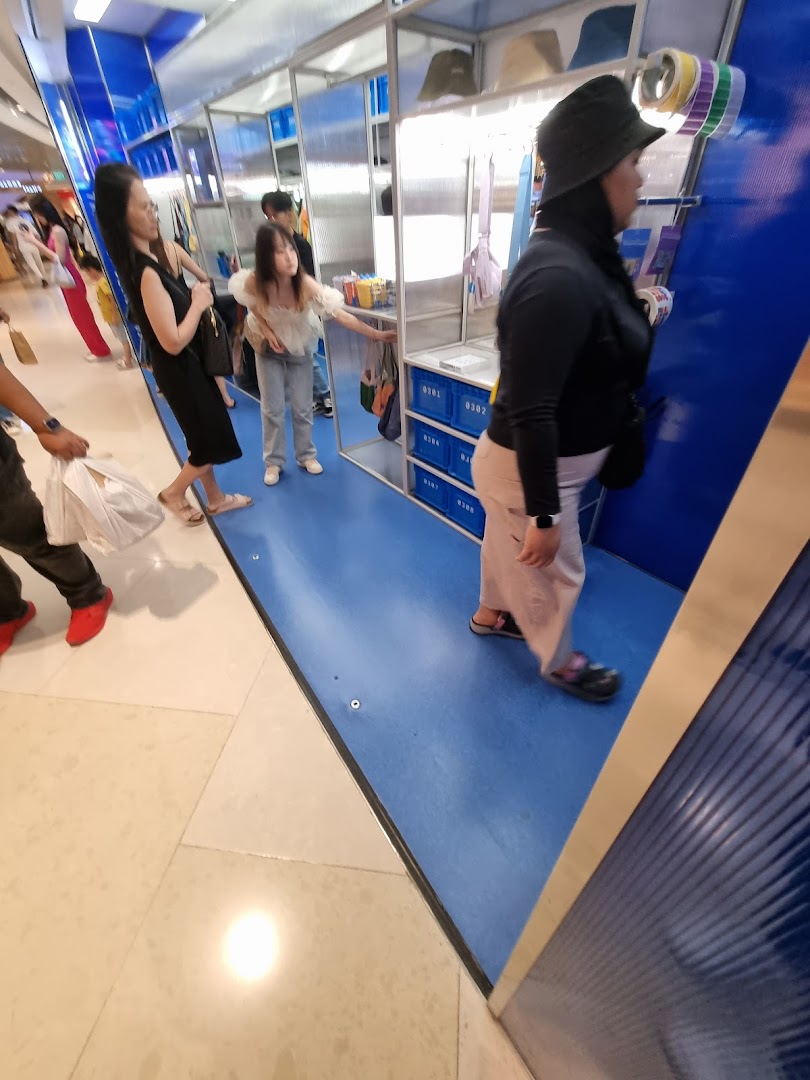 Beyond The Vines Design Post, ION Orchard