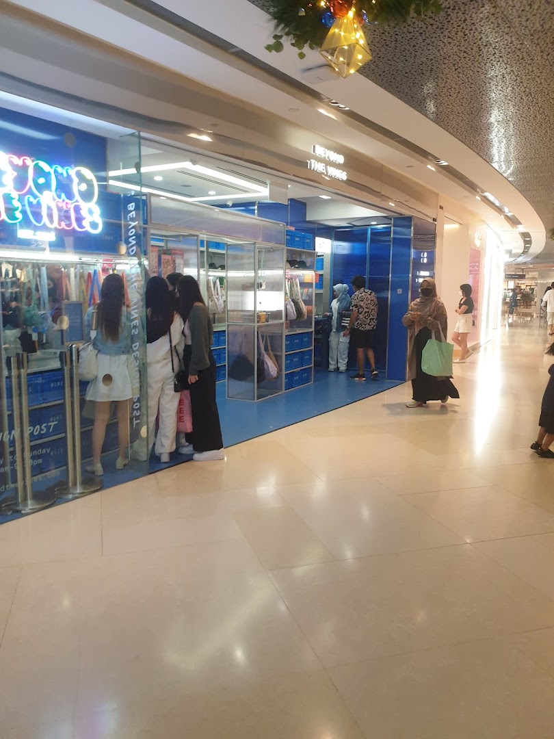 Beyond The Vines Design Post, ION Orchard