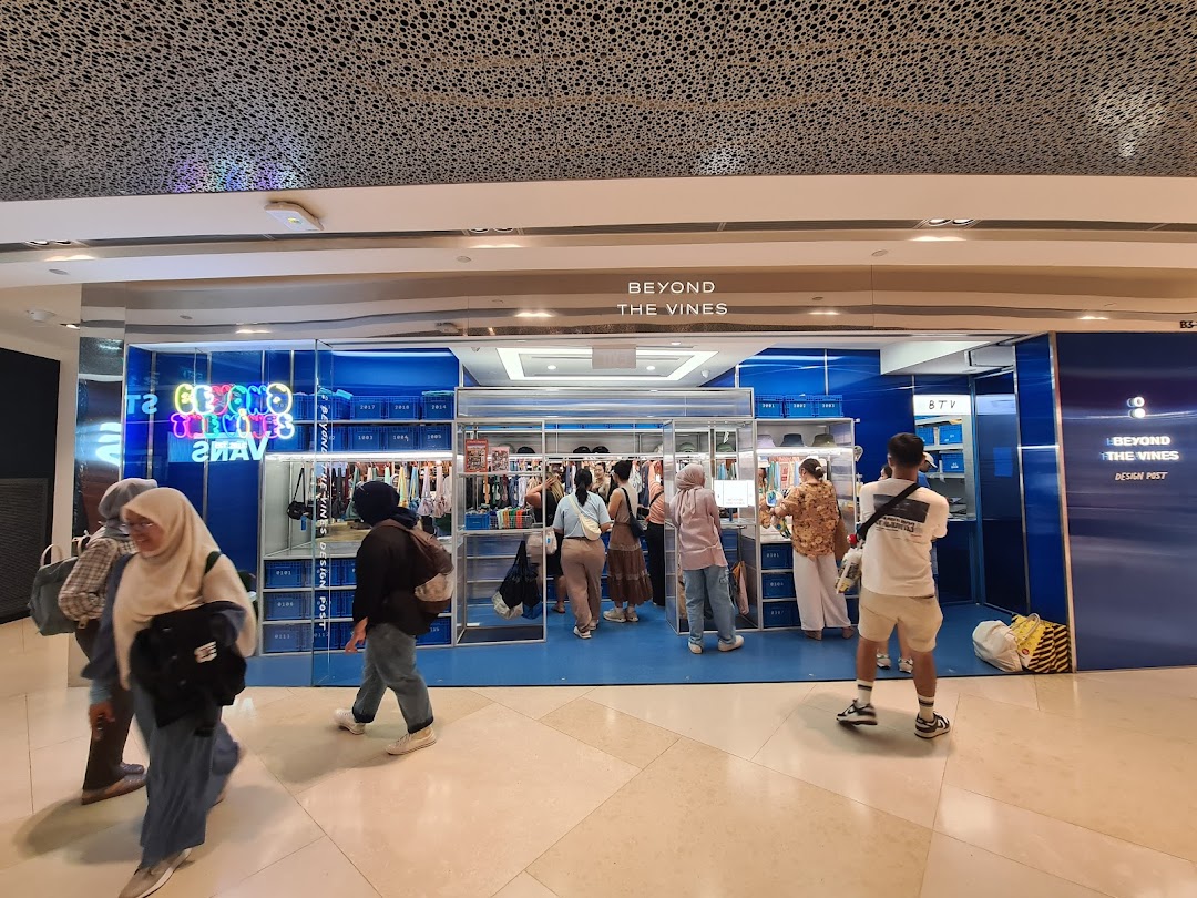 Beyond The Vines Design Post, ION Orchard