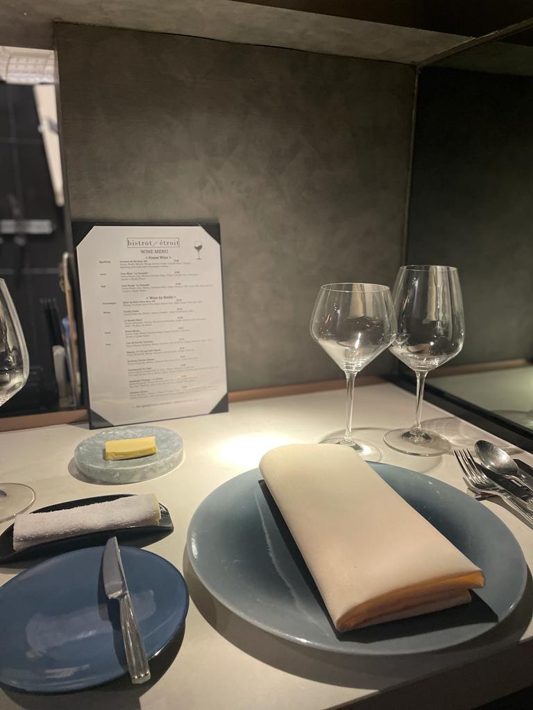 Menu page for Bistro Etroit Ep.2