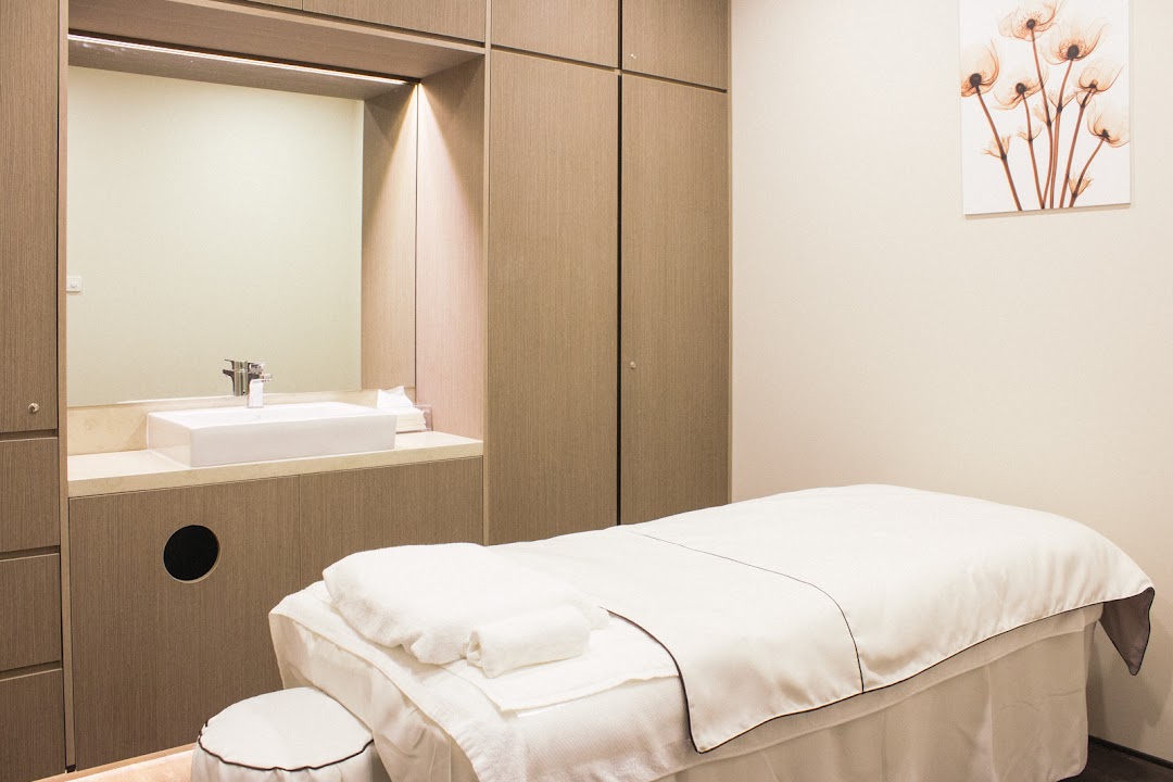 Calvin Chan Aesthetic  Laser Clinic