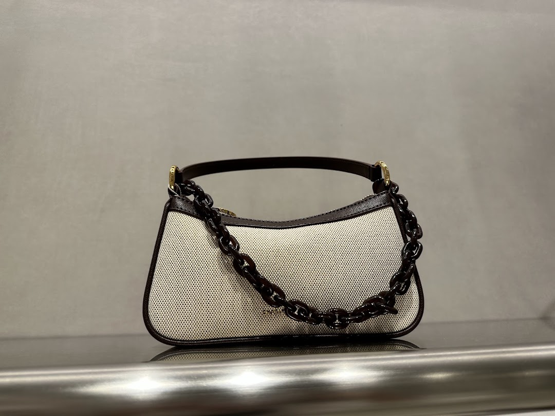 CHARLES  KEITH - Takashimaya S.C