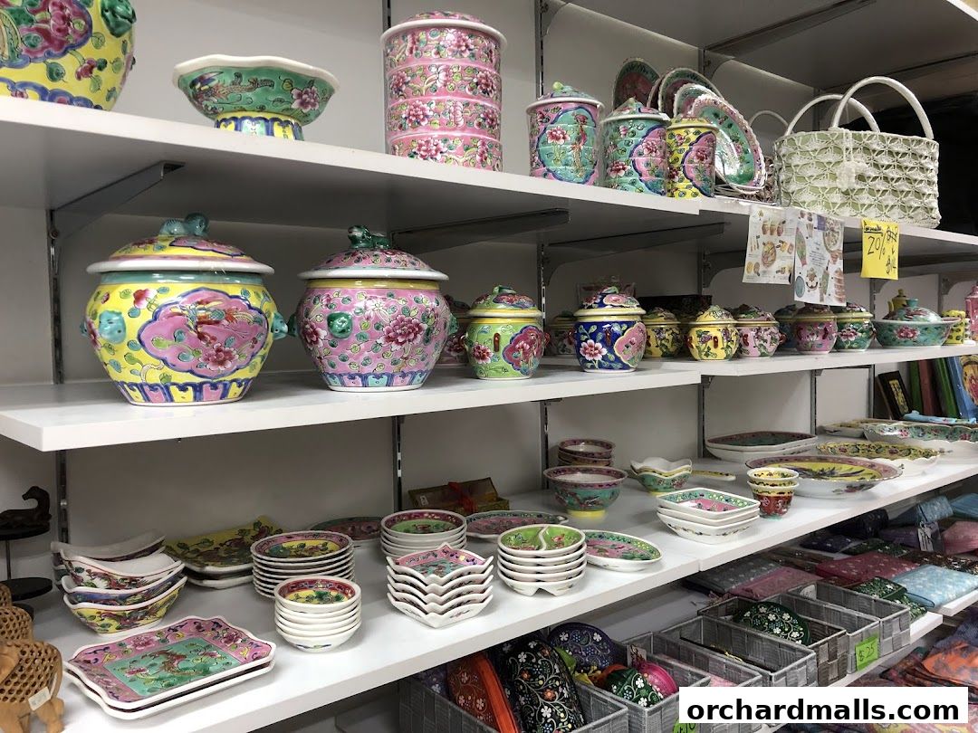 Chosan Zakka Far East Fine Arts