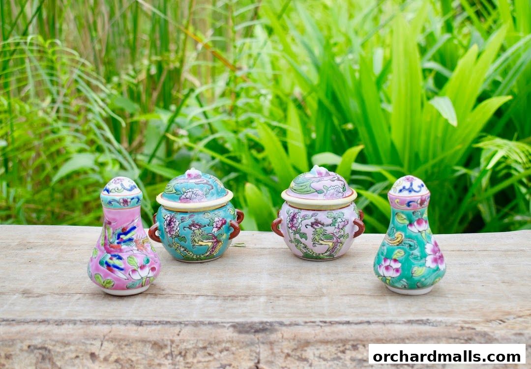 Chosan Zakka Far East Fine Arts