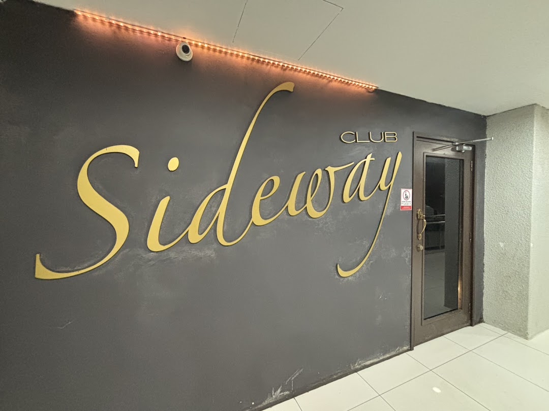 Club Sideway