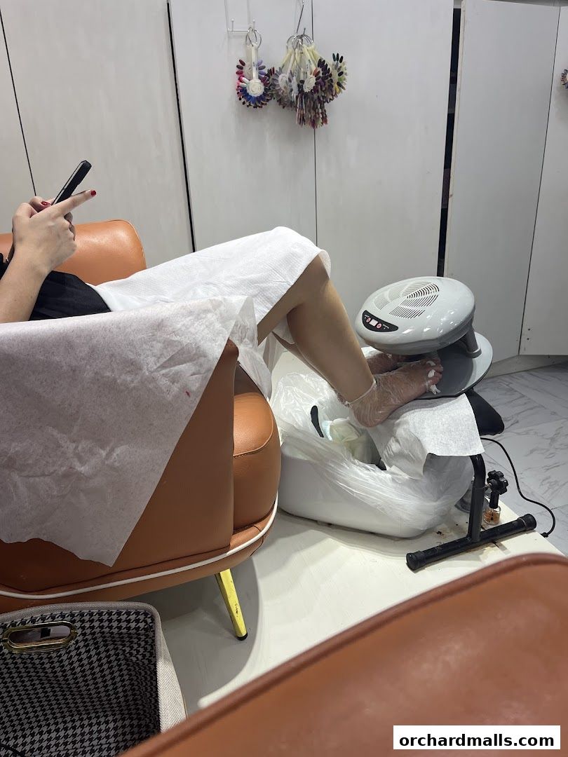 Colour Workshop Nails