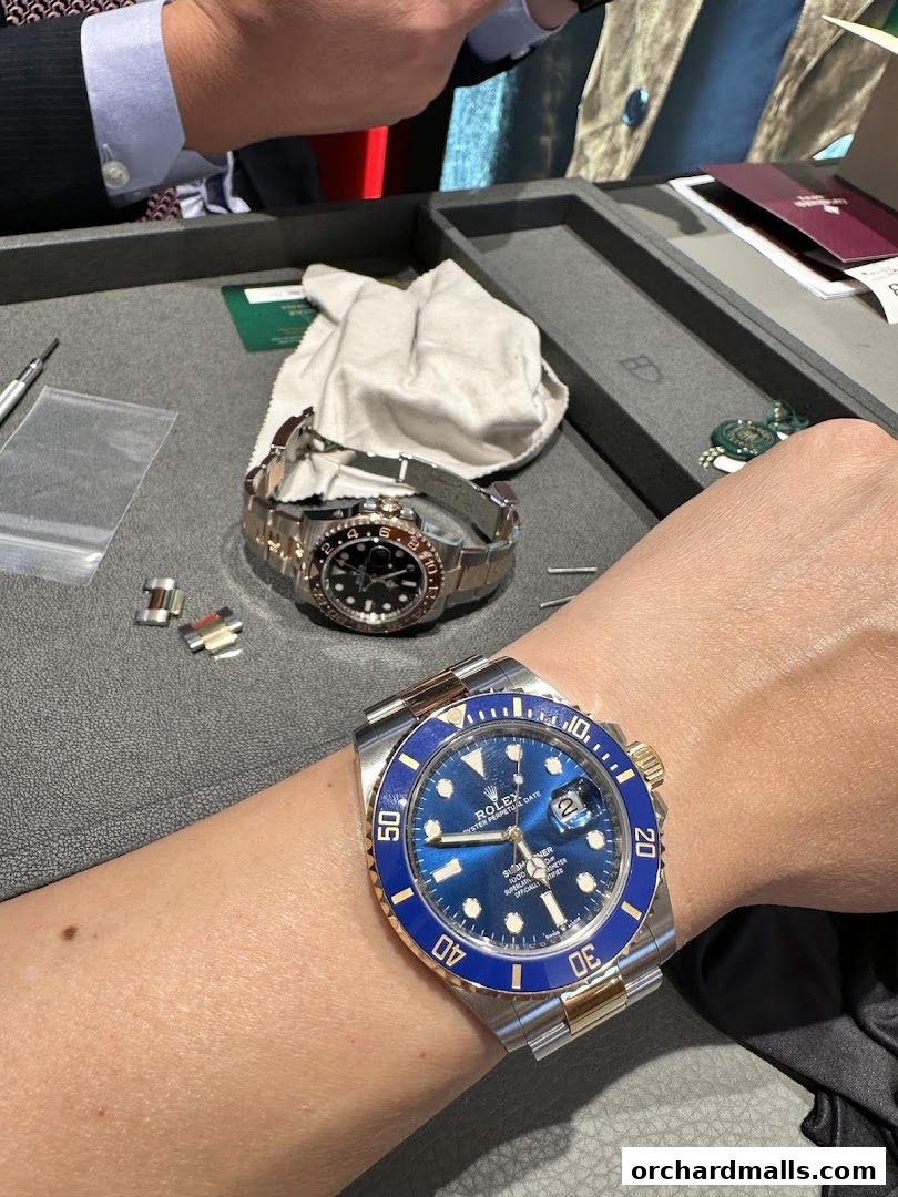 Cortina Watch Paragon - Official Rolex  Patek Philippe Retailer