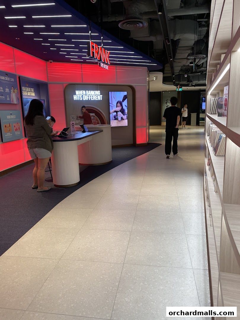 Crane OCBC Wisma Atria