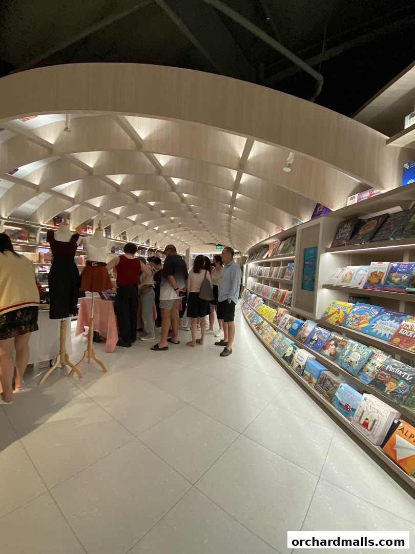 Crane OCBC Wisma Atria