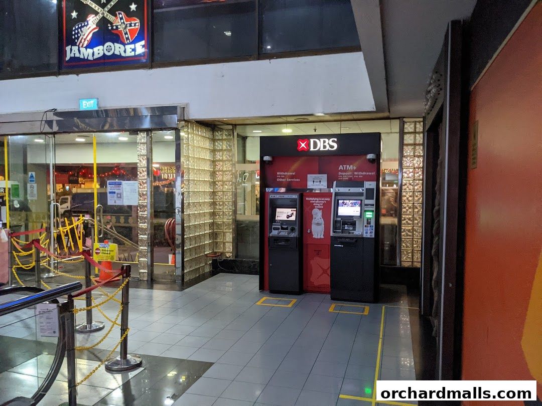 DBS ATM machines are located in a shopping mall corridor with a Jamboree sign above.
