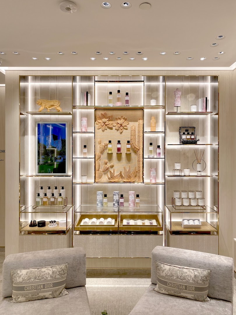 Dior Beauty - La Collection Privée ION Orchard Boutique