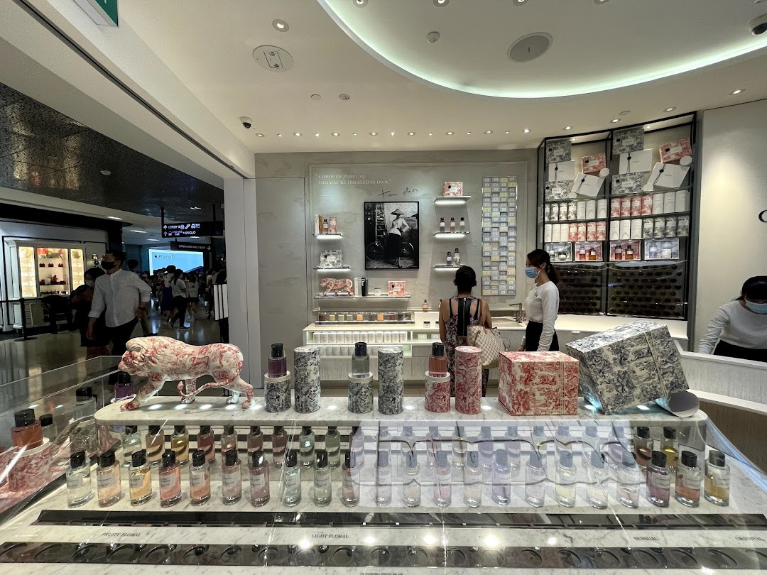 Dior Beauty - La Collection Privée ION Orchard Boutique