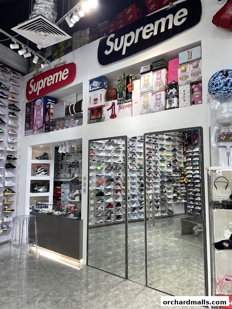 East Eight Sneakers Store 東八潮牌店