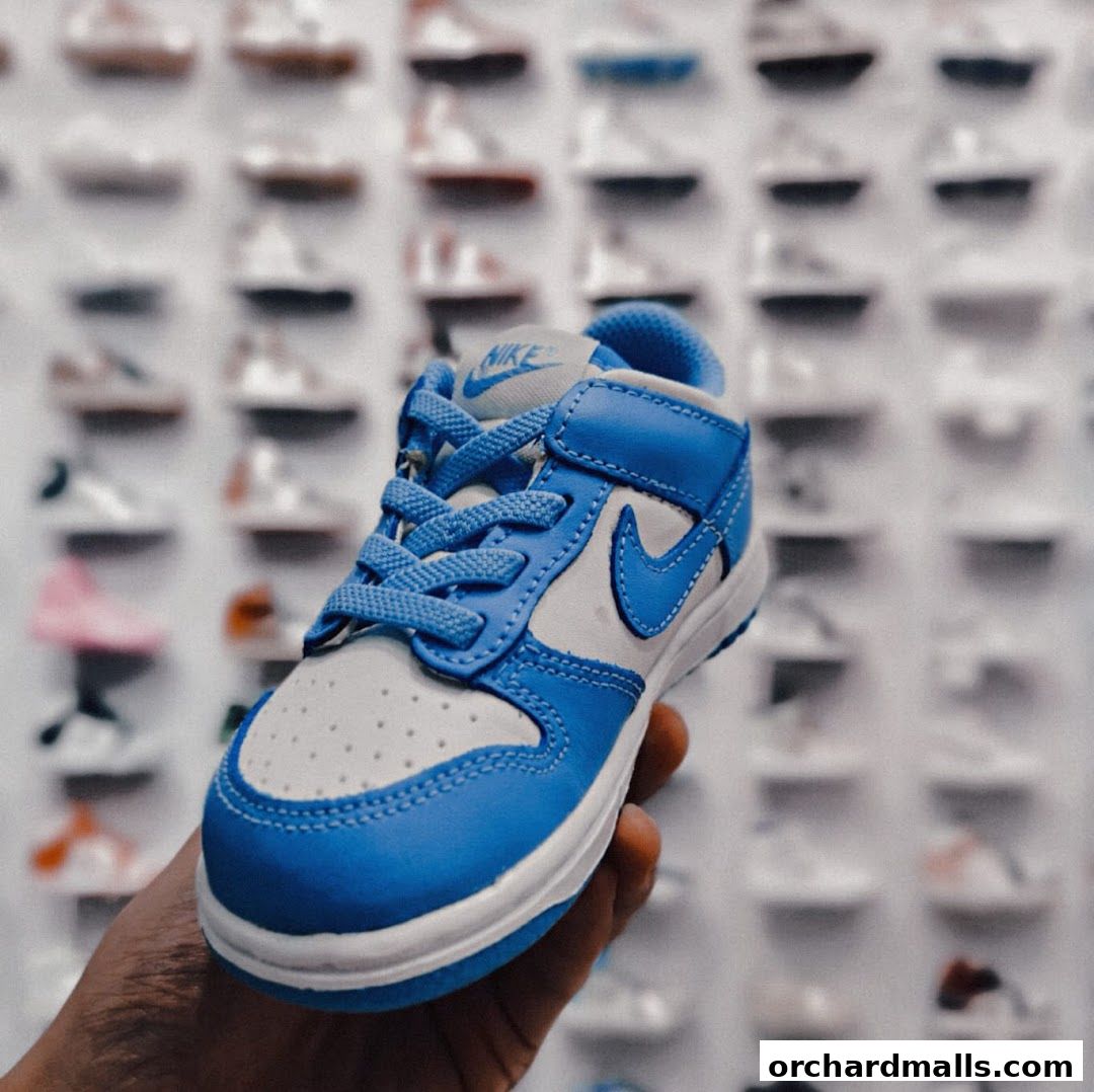 East Eight Sneakers Store 東八潮牌店