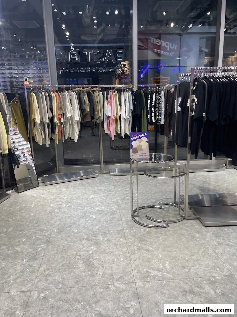 East Eight Sneakers Store 東八潮牌店