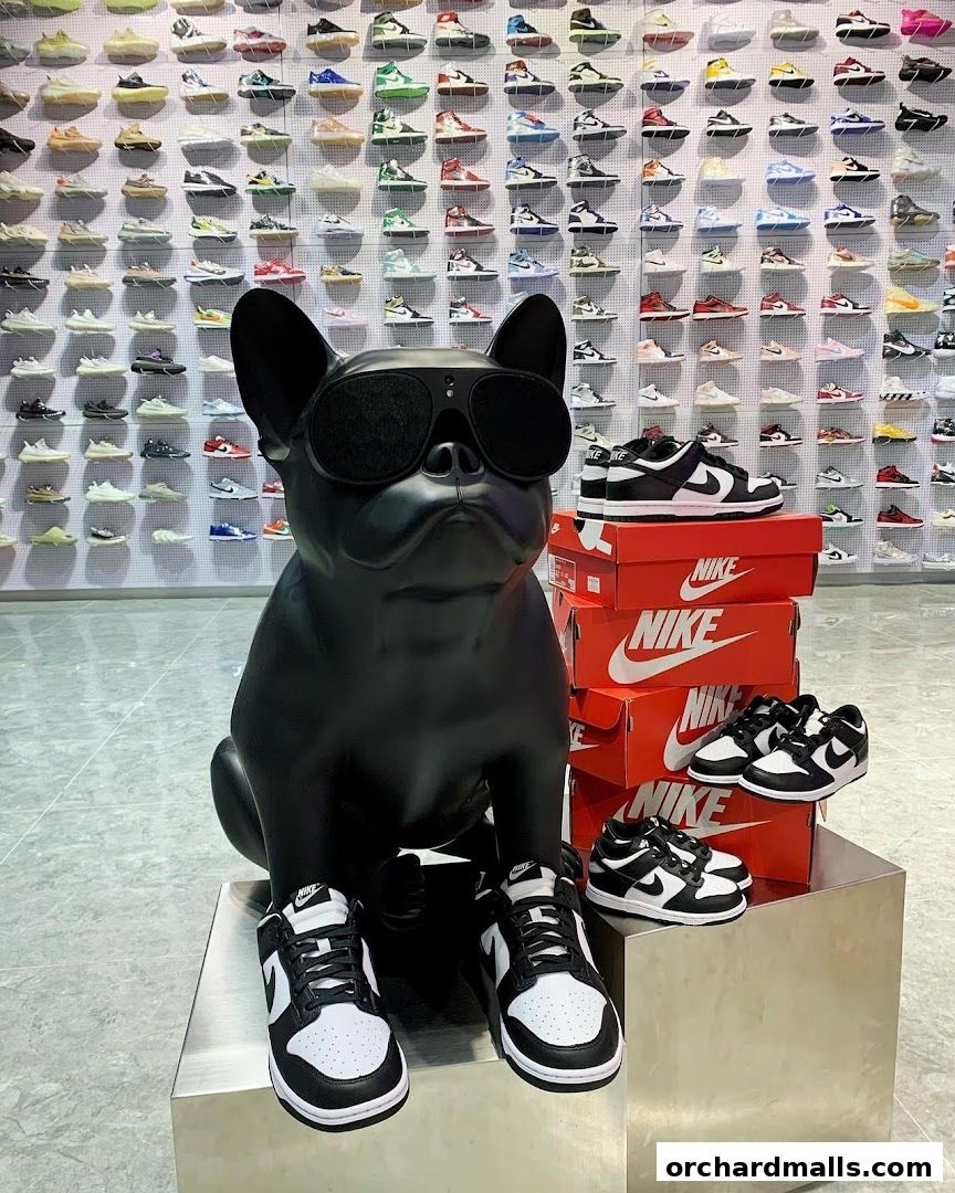 East Eight Sneakers Store 東八潮牌店