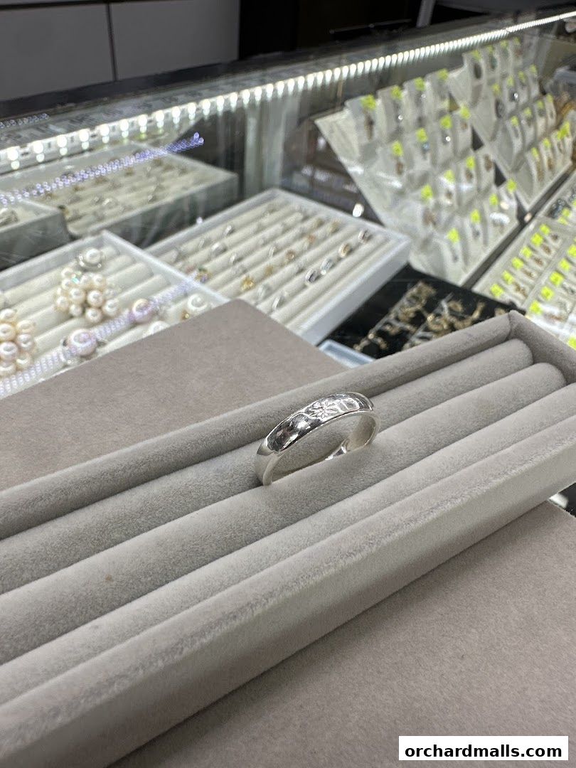 Eng Tai Jewellery Repair  Certified Specialist.