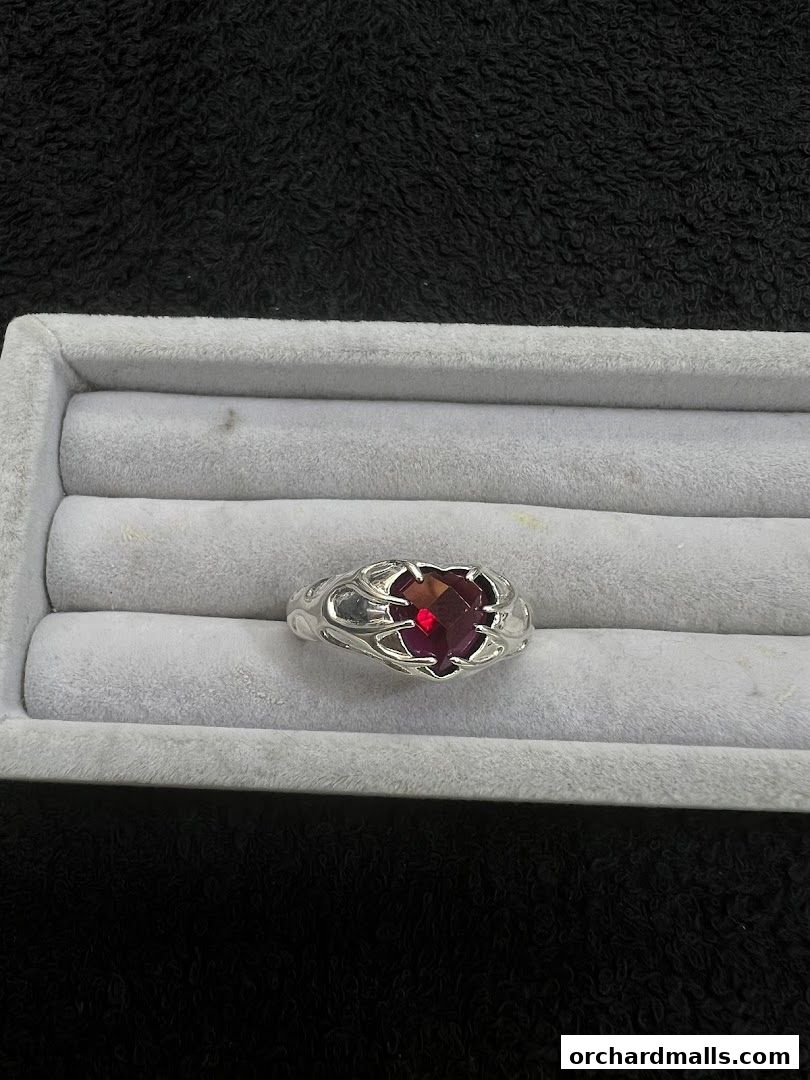 Eng Tai Jewellery Repair  Certified Specialist.