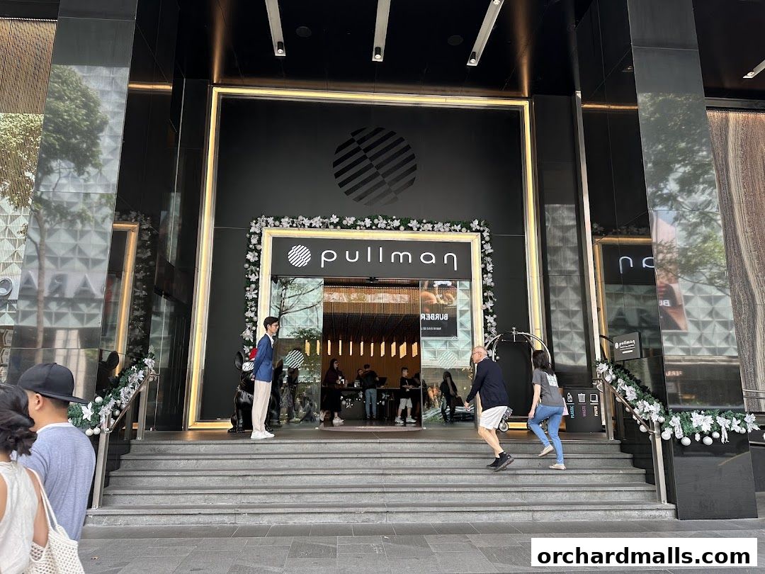 Estée Lauder - Metro Paragon