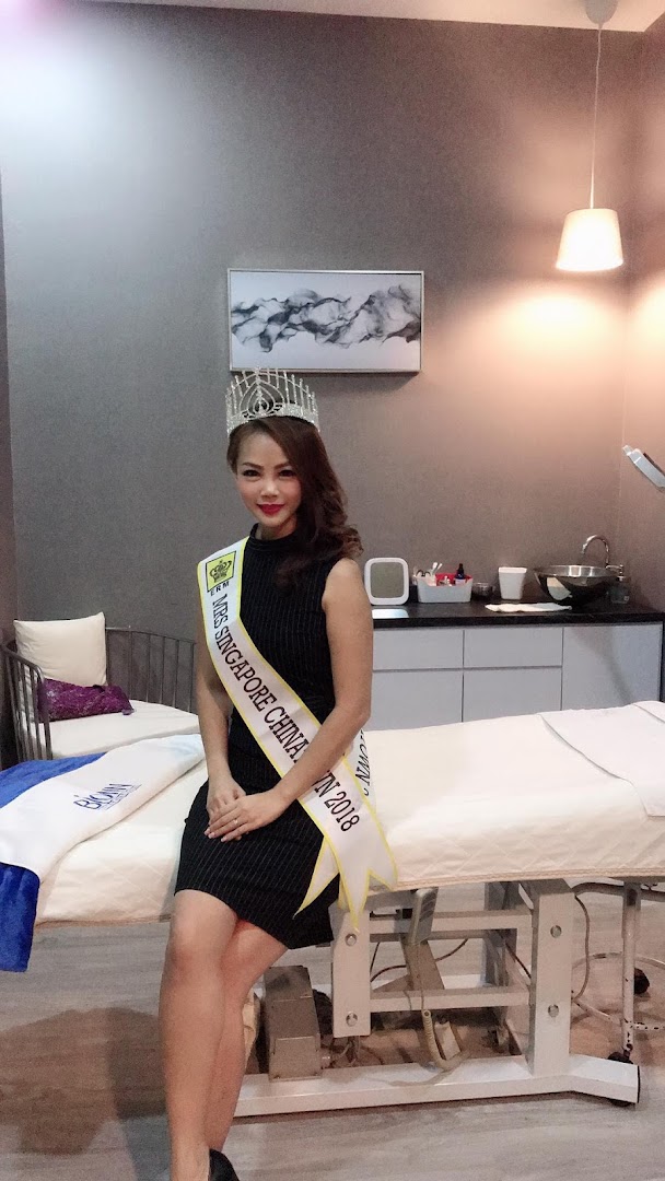 GIRLHAIRDO WIG SHOP CANCER-CARE AND ALOPECIA MEDICAL WIGS SINGAPORE