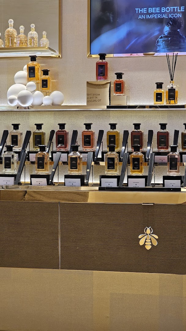 Guerlain Boutique  Facialist Suite Ion Orchard