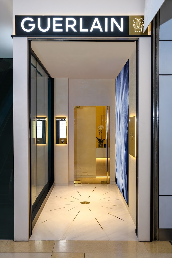 Guerlain Boutique  Facialist Suite Ion Orchard