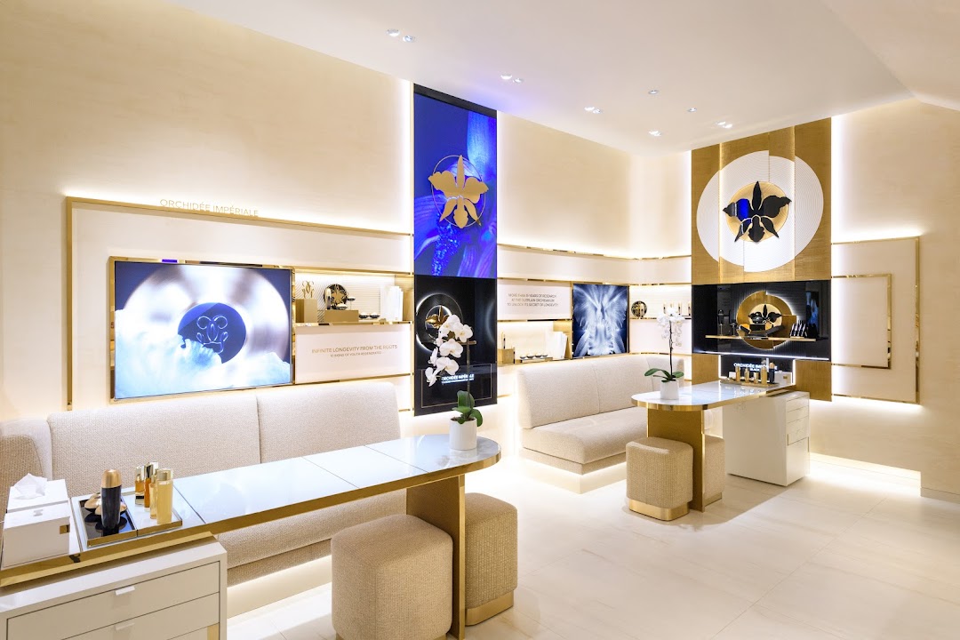 Guerlain Boutique  Facialist Suite Ion Orchard